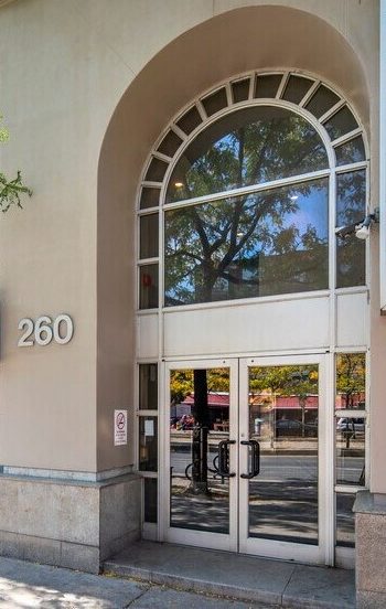 MTM College Front Entrance at 260 Spadina Ave